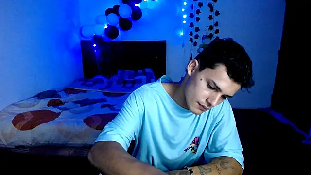 Snapshot of freddy_romas chatting on November 2025 02:39:02 PM freddy romas online show from November 2025 02:39:02 PM