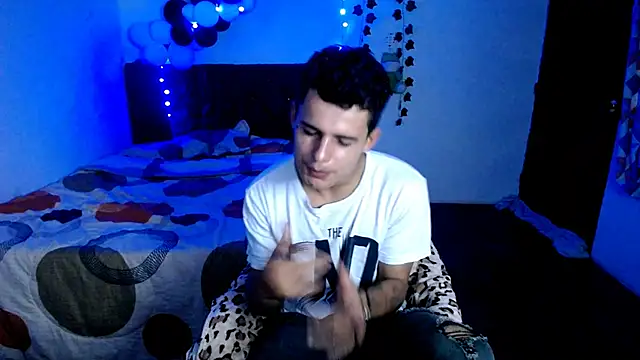 Snapshot of freddy_romas chatting on December 2025 10:41:02 PM freddy romas online show from December 2025 10:41:02 PM