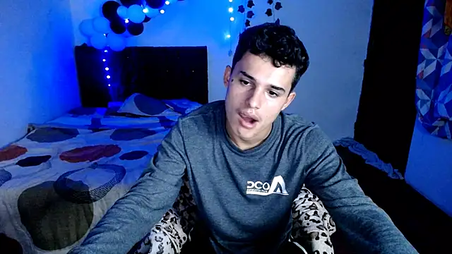 Snapshot of freddy_romas chatting on December 2025 05:32:01 PM freddy romas online show from December 2025 05:32:01 PM