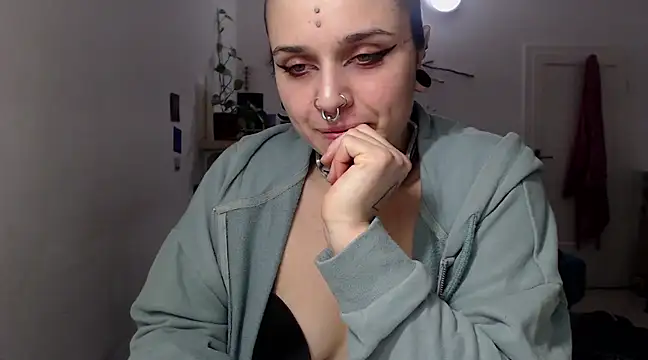 Snapshot of kinkyspirali chatting on January 2025 01:05:02 AM kinkyspirali online show from January 2025 01:05:02 AM