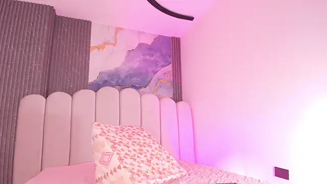 luce williams online show from December 2025 07:30:02 PM