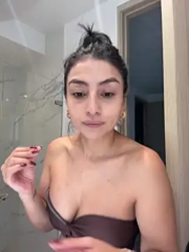 Snapshot of Gia_Ferh chatting on February 2026 01:54:02 AM Gia Ferh online show from February 2026 01:54:02 AM