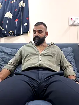 Snapshot of Fun_Guuy chatting on December 2025 04:33:02 AM Fun Guuy online show from December 2025 04:33:02 AM