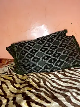 Lalou online show from November 2025 10:21:01 AM