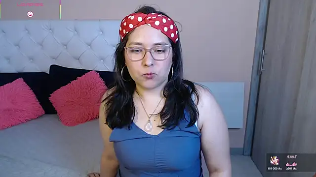 Snapshot of May_Carlier chatting on December 2025 12:39:02 AM May Carlier online show from December 2025 12:39:02 AM