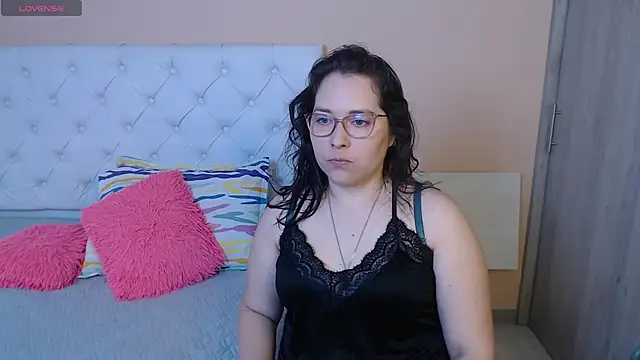 Snapshot of May_Carlier chatting on January 2026 08:23:01 PM May Carlier online show from January 2026 08:23:01 PM