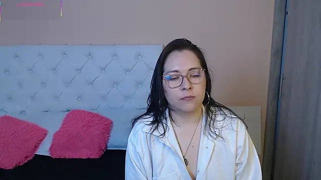 Snapshot of May_Carlier chatting on January 2026 06:10:02 PM May Carlier online show from January 2026 06:10:02 PM