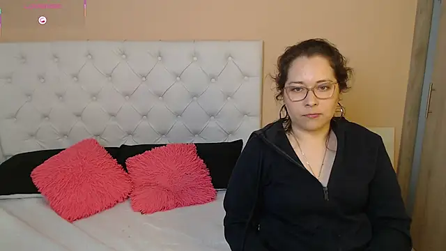 Snapshot of May_Carlier chatting on January 2026 07:04:02 PM May Carlier online show from January 2026 07:04:02 PM