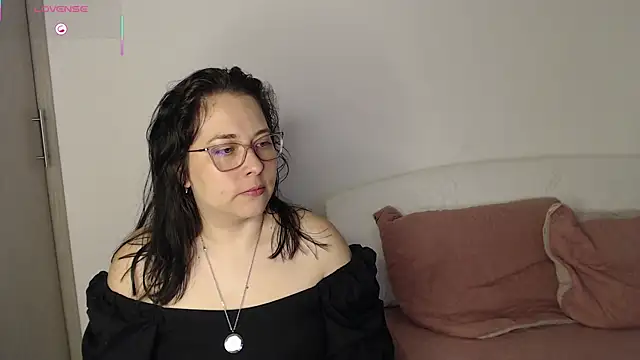 May Carlier online show from April 2026 02:53:01 AM