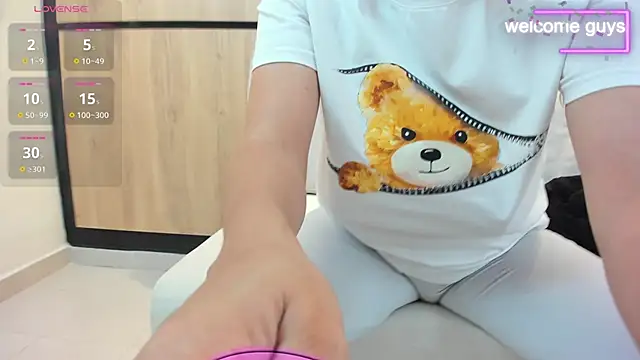 adela chase online show from December 2025 02:43:02 AM