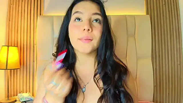 Snapshot of Emily_Trujillo chatting on May 2026 08:15:01 PM Emily Trujillo online show from May 2026 08:15:01 PM