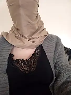 Liliiiblow online show from December 2024 03:28:01 PM