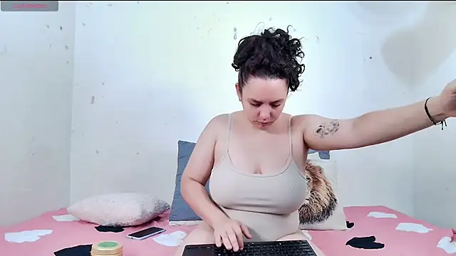 Snapshot of Mabelydani chatting on January 2025 10:51:01 AM Mabelydani online show from January 2025 10:51:01 AM