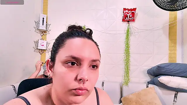 Snapshot of Mabelydani chatting on March 2025 11:00:02 PM Mabelydani online show from March 2025 11:00:02 PM