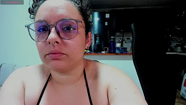 Snapshot of Mabelydani chatting on October 2025 10:51:02 PM Mabelydani online show from October 2025 10:51:02 PM