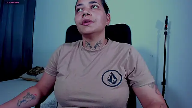 Snapshot of Mabelydani chatting on November 2025 10:31:02 PM Mabelydani online show from November 2025 10:31:02 PM