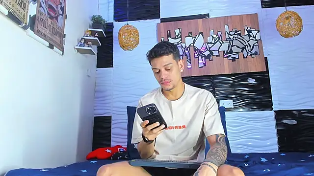 Friendsofeverything  online show from December 2025 01:18:02 PM