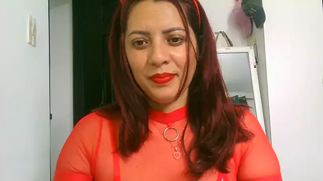 Anne kis online show from October 2025 06:31:01 PM