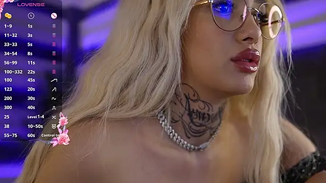 Snapshot of blondie_muller chatting on November 2025 08:52:01 PM blondie muller online show from November 2025 08:52:01 PM