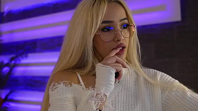 Snapshot of blondie_muller chatting on November 2025 09:26:01 PM blondie muller online show from November 2025 09:26:01 PM