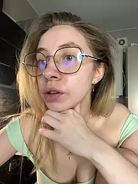 Snapshot of Kitty_Katrine chatting on May 2026 06:04:02 PM Kitty Katrine online show from May 2026 06:04:02 PM
