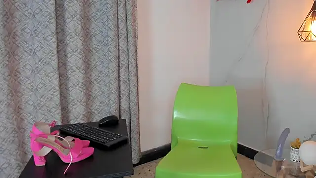 Snapshot of angelswets chatting on February 2025 04:59:02 PM angelswets online show from February 2025 04:59:02 PM