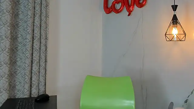 Snapshot of angelswets chatting on February 2025 05:21:01 PM angelswets online show from February 2025 05:21:01 PM