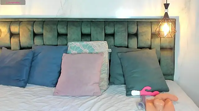 Snapshot of angelswets chatting on February 2025 01:52:02 PM angelswets online show from February 2025 01:52:02 PM