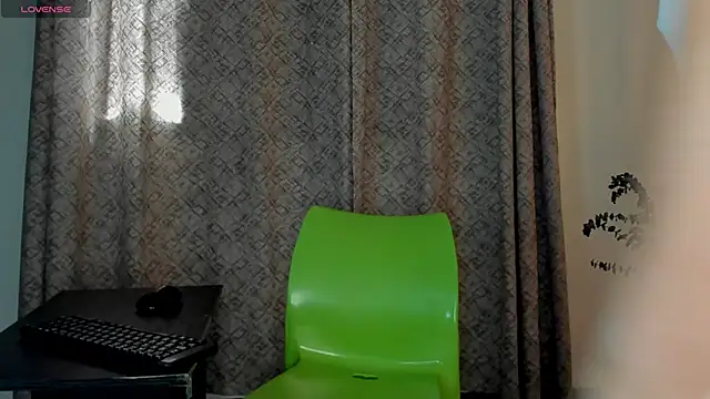 Snapshot of angelswets chatting on September 2025 02:17:01 PM angelswets online show from September 2025 02:17:01 PM