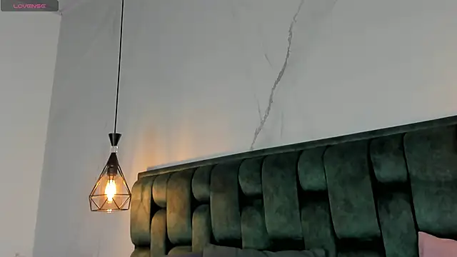 Snapshot of angelswets chatting on September 2025 02:17:01 PM angelswets online show from September 2025 02:17:01 PM