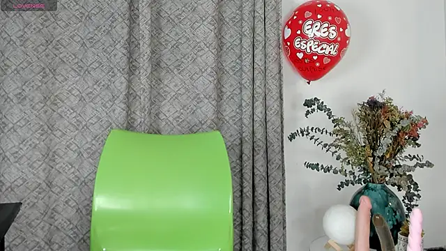 Snapshot of angelswets chatting on September 2025 02:51:02 PM angelswets online show from September 2025 02:51:02 PM