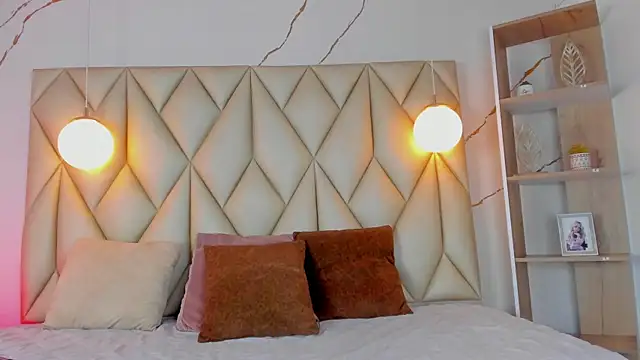 Snapshot of angelswets chatting on November 2025 02:05:02 PM angelswets online show from November 2025 02:05:02 PM