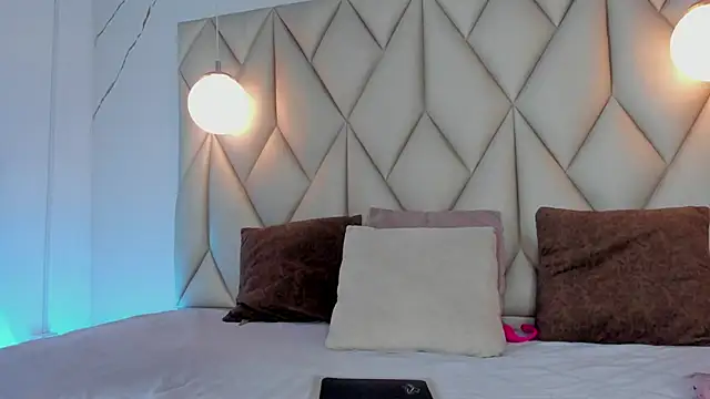 Snapshot of angelswets chatting on November 2025 01:44:02 PM angelswets online show from November 2025 01:44:02 PM