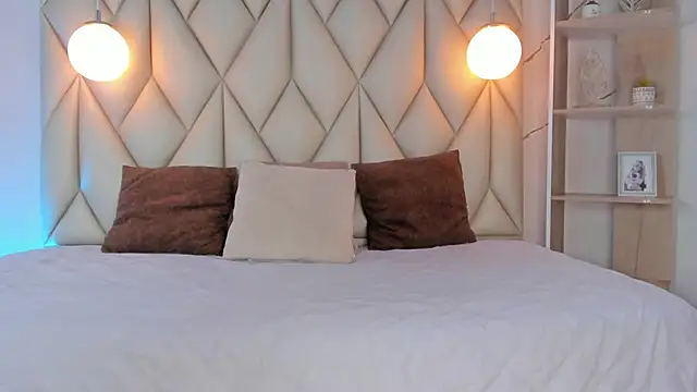 Snapshot of angelswets chatting on November 2025 01:34:01 PM angelswets online show from November 2025 01:34:01 PM