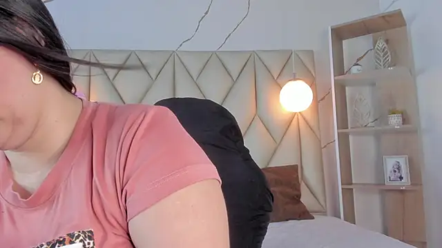 Snapshot of angelswets chatting on November 2025 01:58:01 PM angelswets online show from November 2025 01:58:01 PM