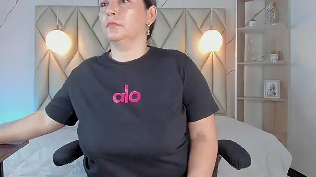 Snapshot of angelswets chatting on November 2025 01:58:02 PM angelswets online show from November 2025 01:58:02 PM