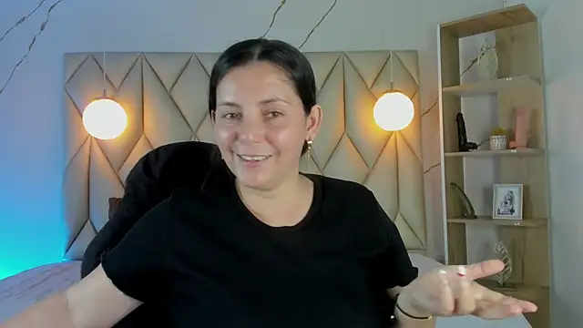 Snapshot of angelswets chatting on January 2026 02:10:02 PM angelswets online show from January 2026 02:10:02 PM