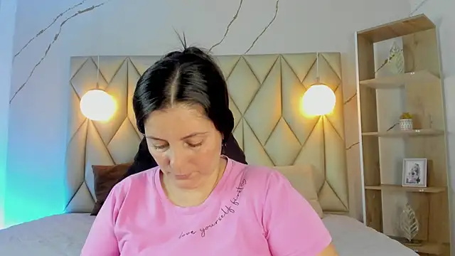 Snapshot of angelswets chatting on January 2026 02:41:01 PM angelswets online show from January 2026 02:41:01 PM