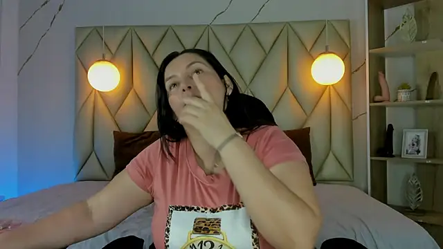 Snapshot of angelswets chatting on January 2026 02:12:02 PM angelswets online show from January 2026 02:12:02 PM