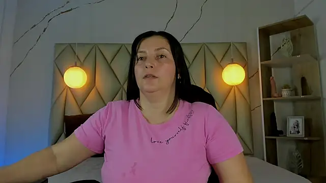 Snapshot of angelswets chatting on January 2026 01:59:02 PM angelswets online show from January 2026 01:59:02 PM