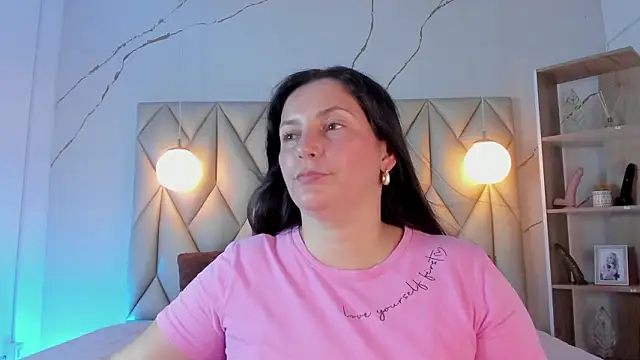 Snapshot of angelswets chatting on February 2026 04:11:02 PM angelswets online show from February 2026 04:11:02 PM