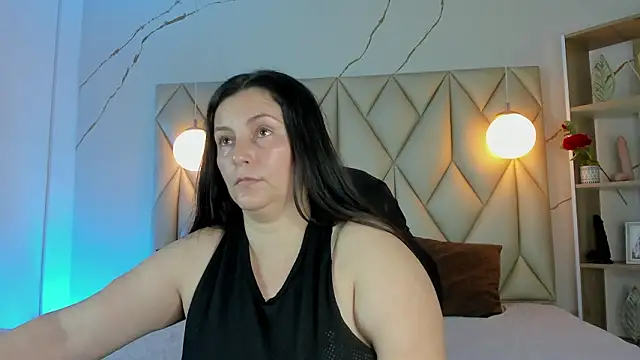 Snapshot of angelswets chatting on February 2026 02:45:01 PM angelswets online show from February 2026 02:45:01 PM