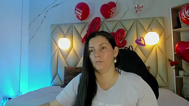 Snapshot of angelswets chatting on February 2026 01:20:01 PM angelswets online show from February 2026 01:20:01 PM