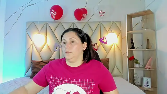 Snapshot of angelswets chatting on February 2026 01:07:01 PM angelswets online show from February 2026 01:07:01 PM