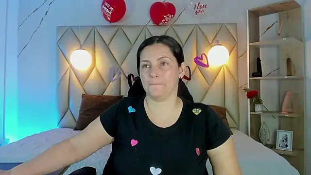 Snapshot of angelswets chatting on February 2026 02:06:01 PM angelswets online show from February 2026 02:06:01 PM