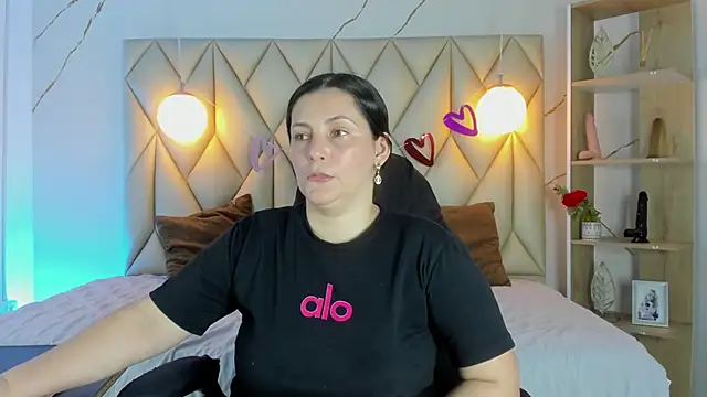 Snapshot of angelswets chatting on February 2026 01:08:02 PM angelswets online show from February 2026 01:08:02 PM