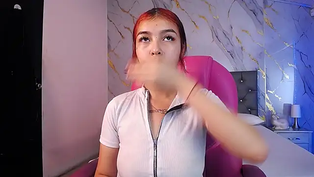 Snapshot of pettit_courtny chatting on February 2025 07:52:01 PM pettit courtny online show from February 2025 07:52:01 PM