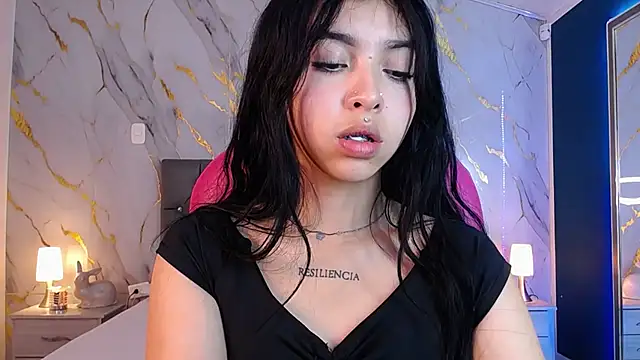 Snapshot of pettit_courtny chatting on March 2025 08:05:02 PM pettit courtny online show from March 2025 08:05:02 PM