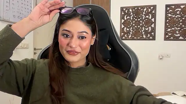 Snapshot of GoddessAnna chatting on November 2025 04:33:01 PM GoddessAnna online show from November 2025 04:33:01 PM