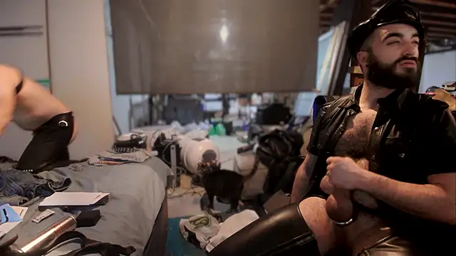 leatherpupmtl online show from December 2024 09:14:01 AM